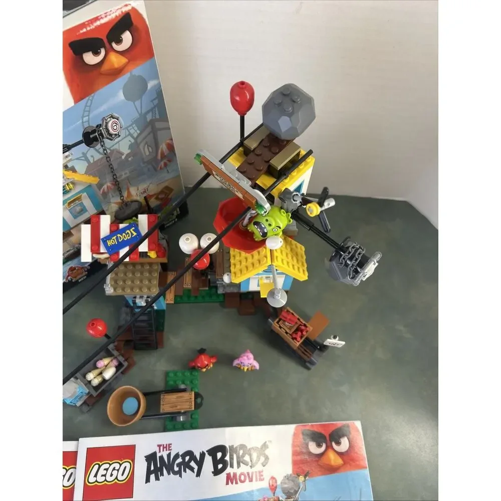 LEGO Angry Birds Movie 75824 Pig City Teardown Complete Retired 386 Pieces